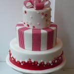 Retro Gingham Ribbon Wedding Cake