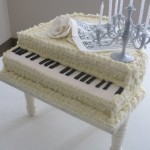 Wow! Piano Cake