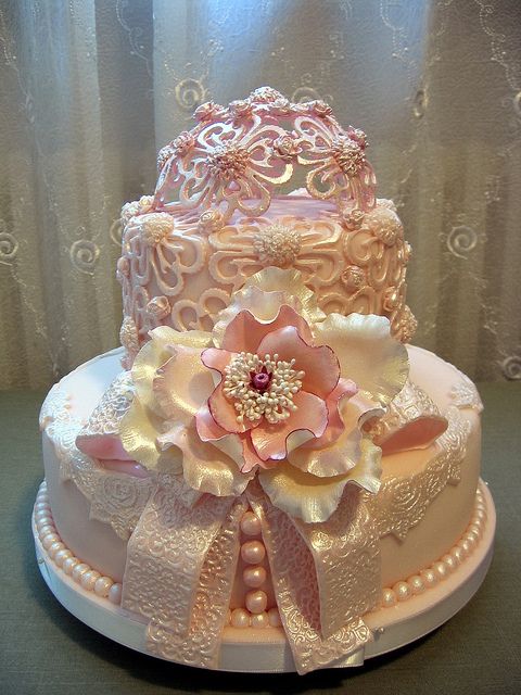 Vintage Pearl Cake