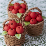 Apple Basket Mini Cakes by Cake Parlour