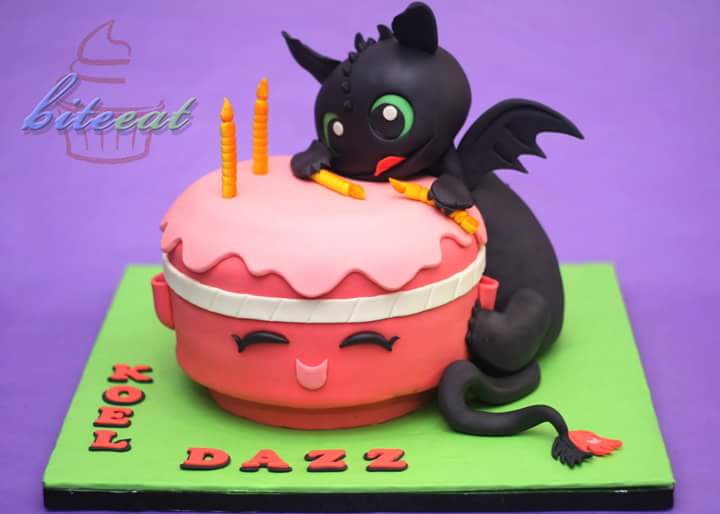 Dragon Birthday Cake - Decorated Cake by Alma Pasteles - CakesDecor