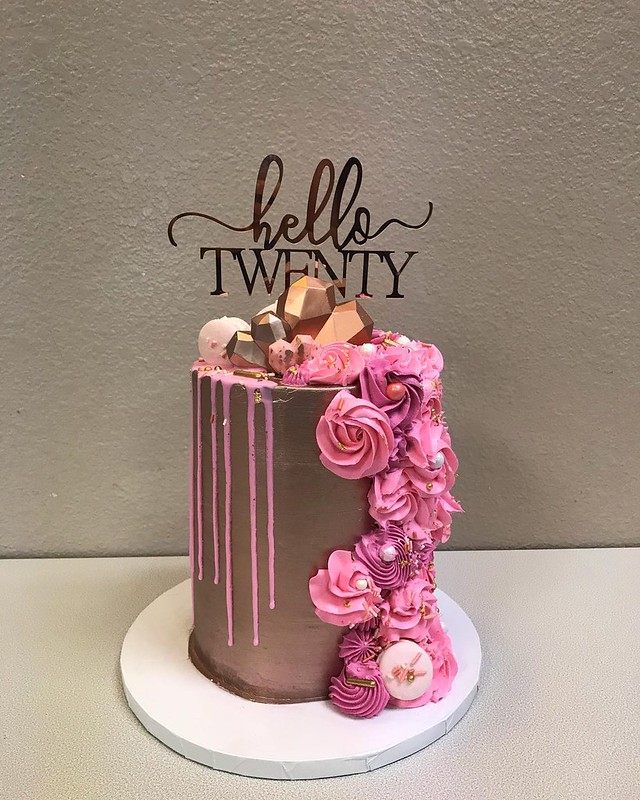 Cake by Luci's Cakes & Treats