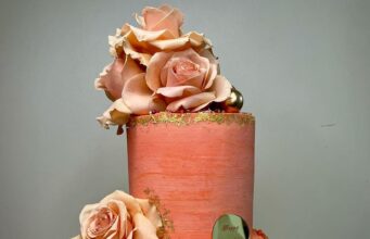 Cake by QSweets