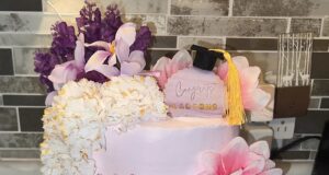 Cake by Cinn Sweets